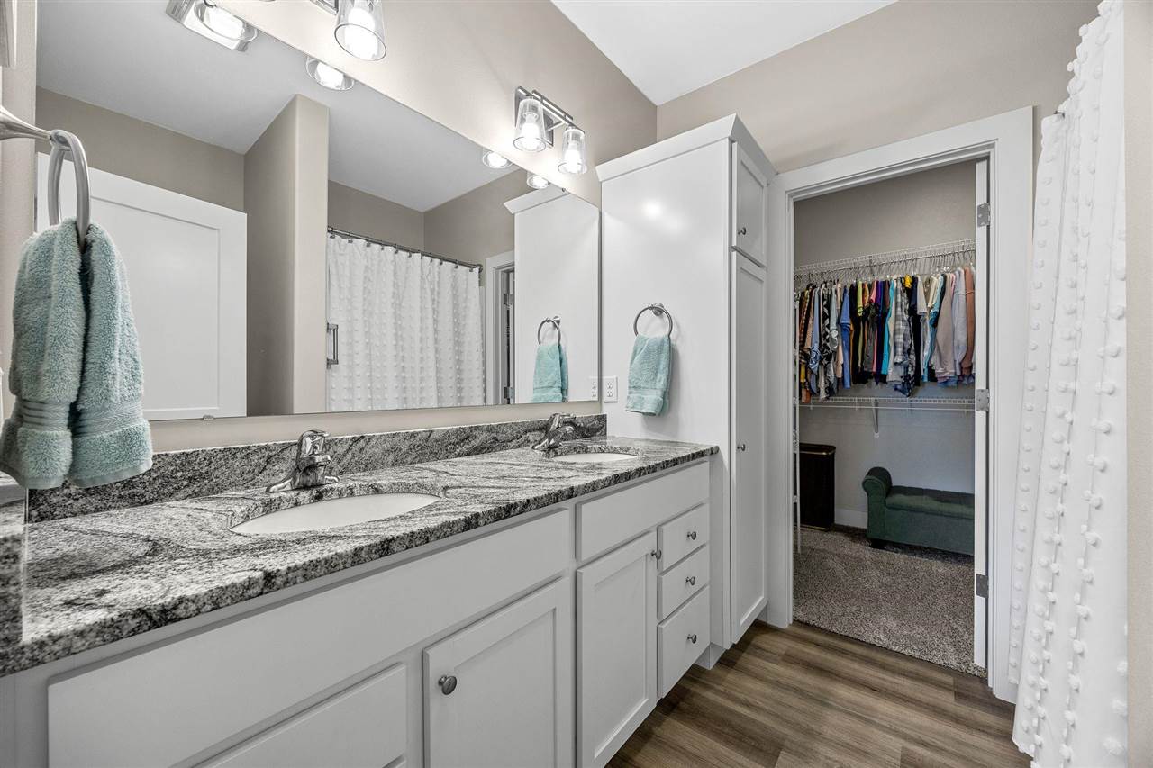 1120 Leann Circle North Liberty IA 52317
