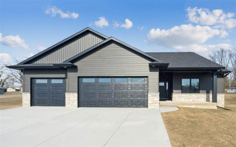 718 Pointer Circle Center Point IA 52213