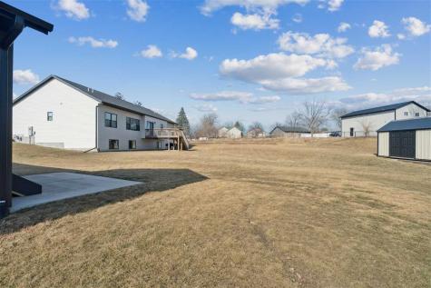 718 Pointer Circle Center Point IA 52213