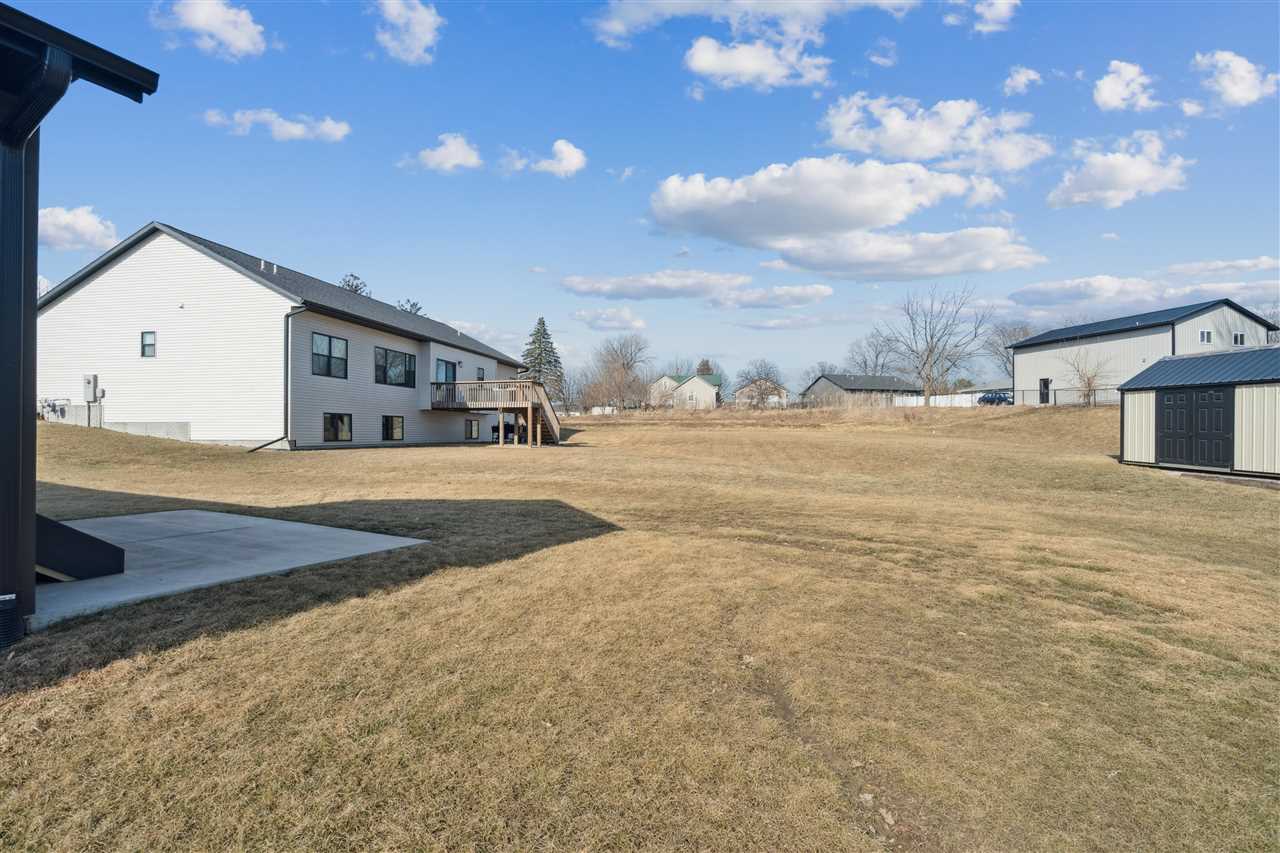 718 Pointer Circle Center Point IA 52213