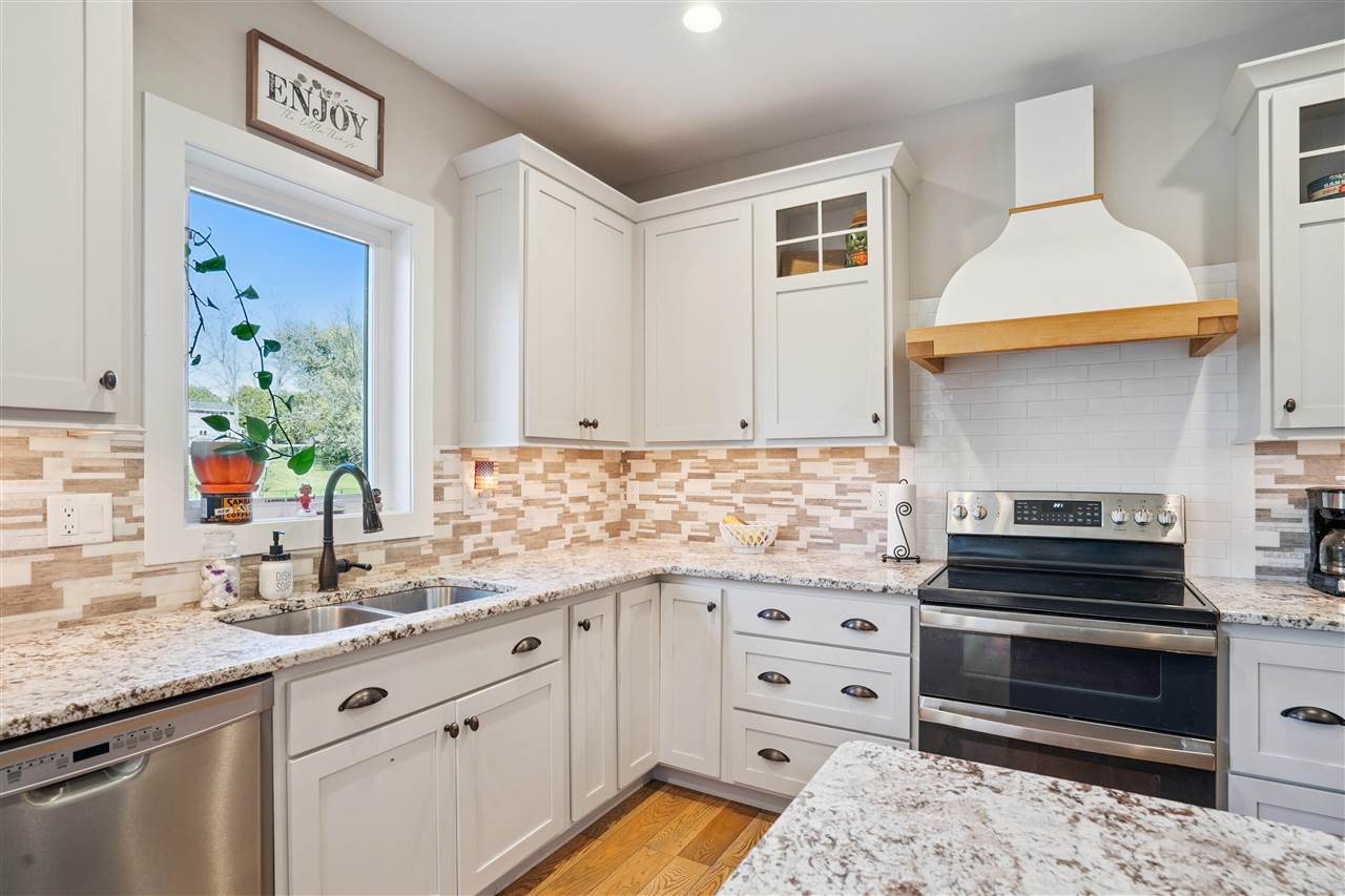 2906 Sydney Court NE Swisher IA 52338