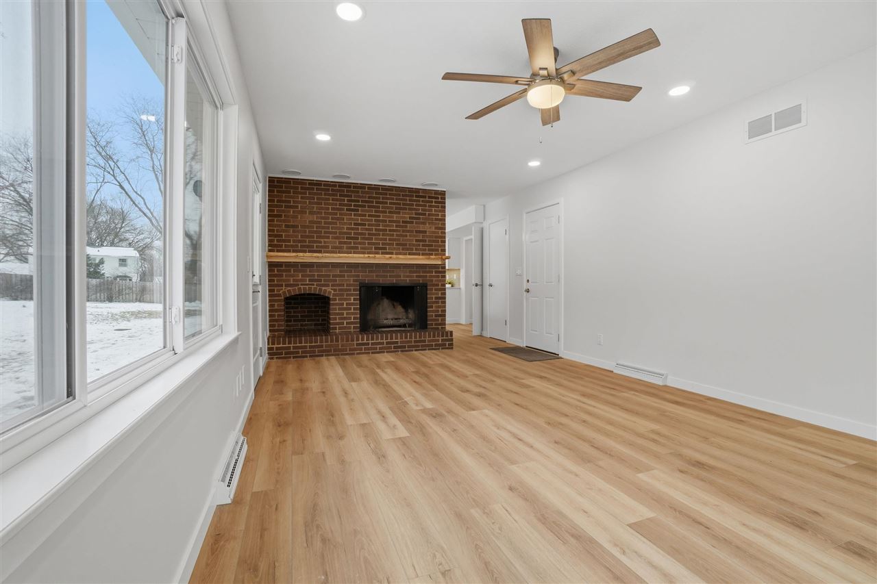 12 Princeton Court Iowa City IA 52245
