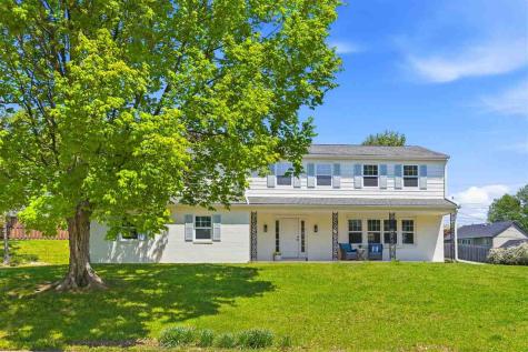 12 Princeton Court Iowa City IA 52245