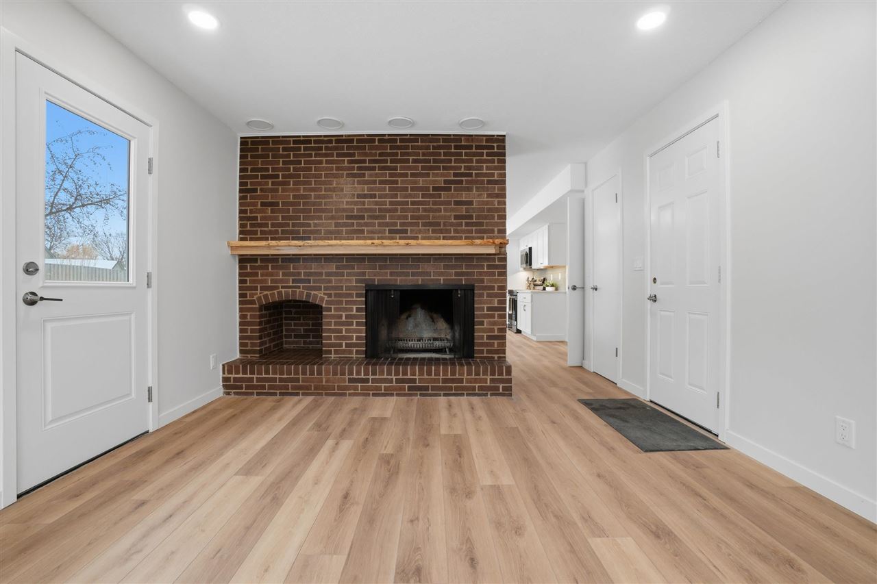 12 Princeton Court Iowa City IA 52245