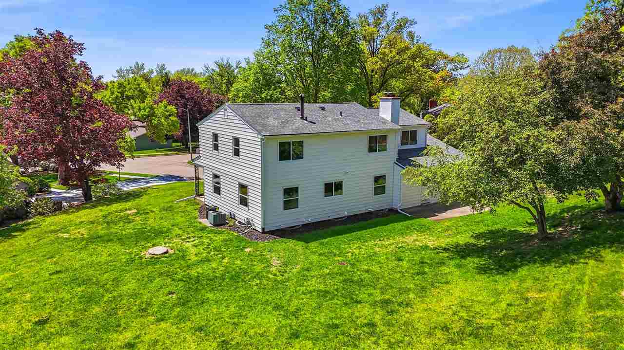 12 Princeton Court Iowa City IA 52245