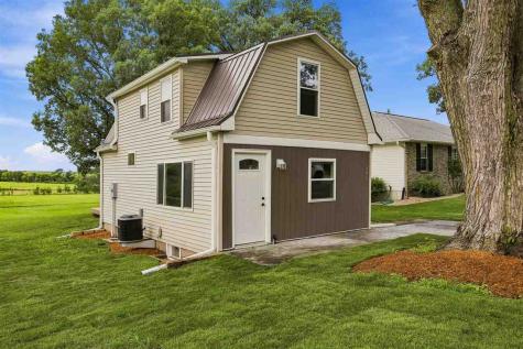 406 2nd Street S Coggon IA 52218