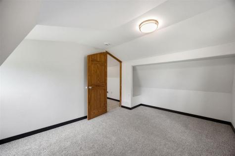406 2nd Street S Coggon IA 52218