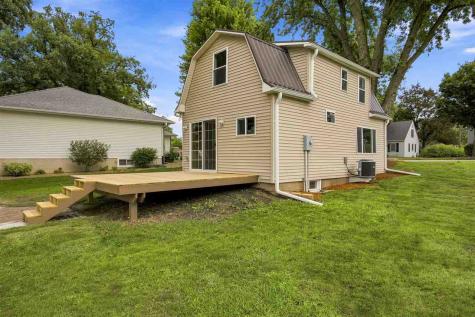 406 2nd Street S Coggon IA 52218