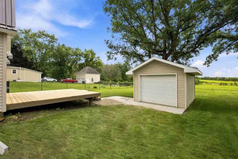 406 2nd Street S Coggon IA 52218