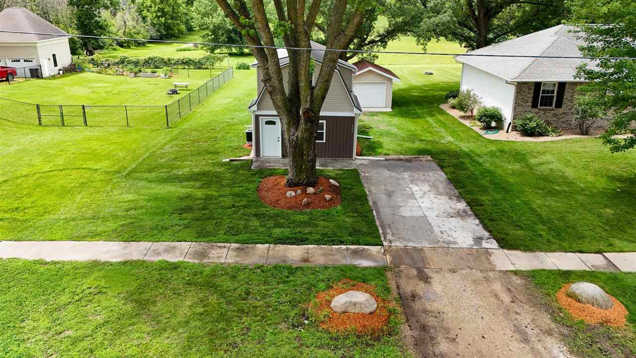 406 2nd Street S Coggon IA 52218