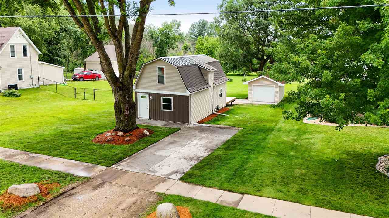 406 2nd Street S Coggon IA 52218