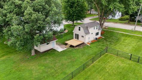 406 2nd Street S Coggon IA 52218