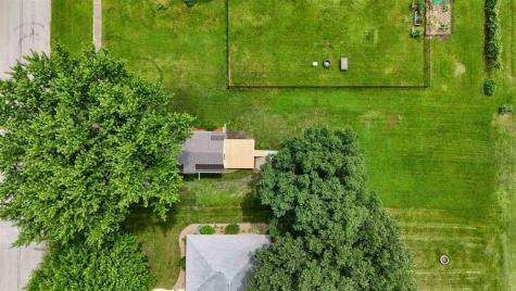 406 2nd Street S Coggon IA 52218