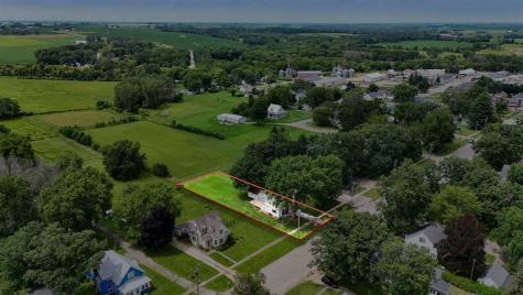 406 2nd Street S Coggon IA 52218