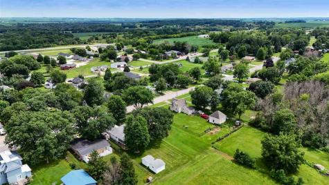 406 2nd Street S Coggon IA 52218