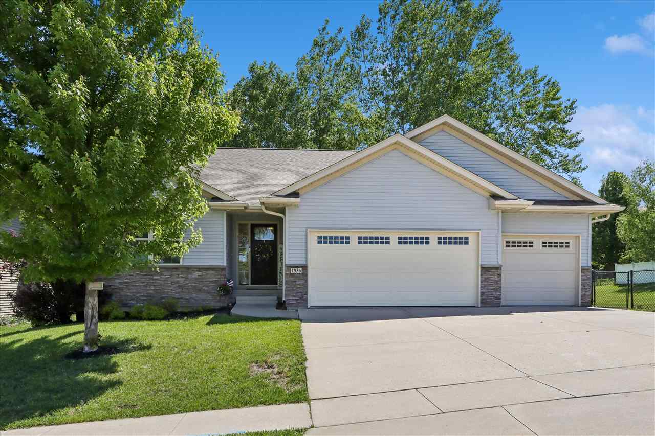 1936 Mackinaw Drive Iowa City IA 52245