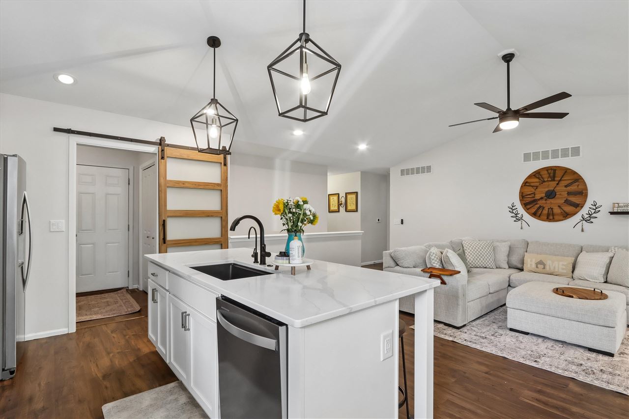1936 Mackinaw Drive Iowa City IA 52245