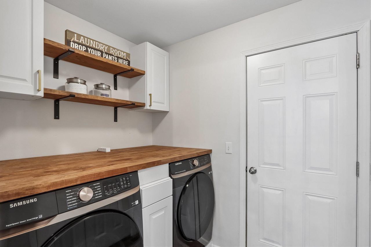 1936 Mackinaw Drive Iowa City IA 52245