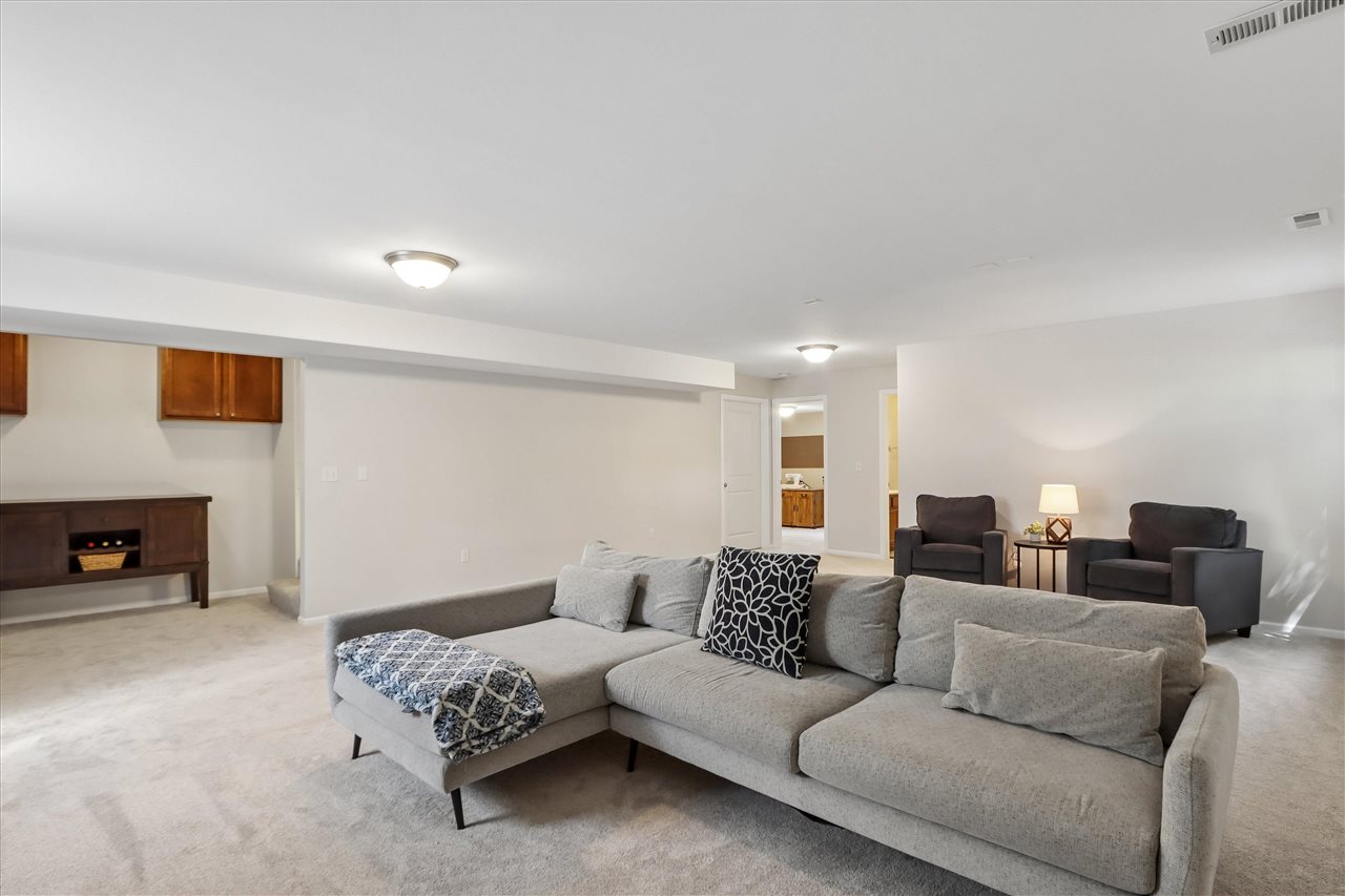 1936 Mackinaw Drive Iowa City IA 52245