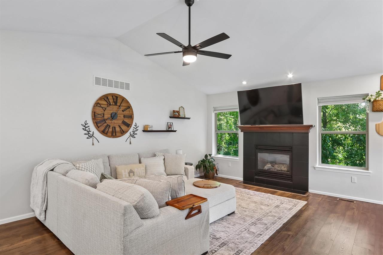 1936 Mackinaw Drive Iowa City IA 52245