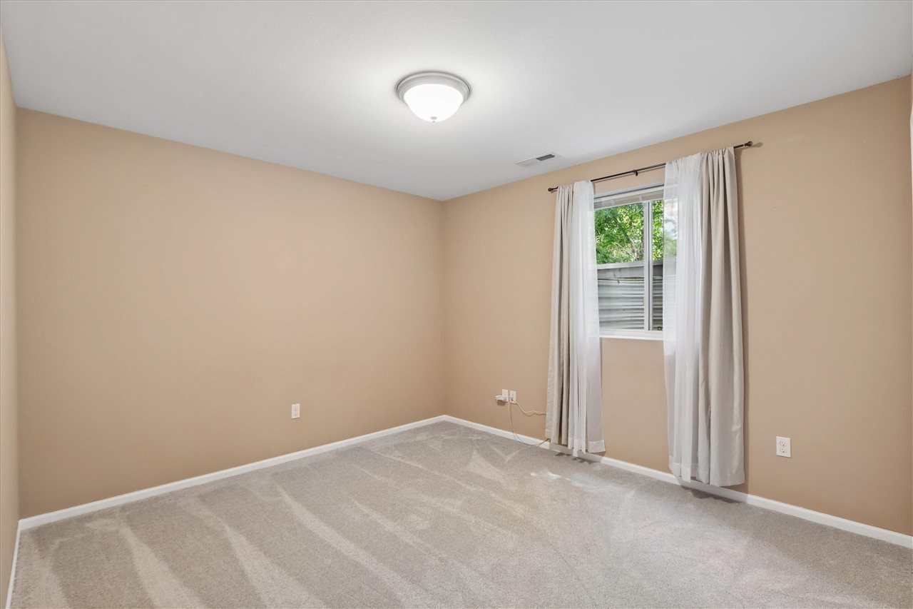 1936 Mackinaw Drive Iowa City IA 52245