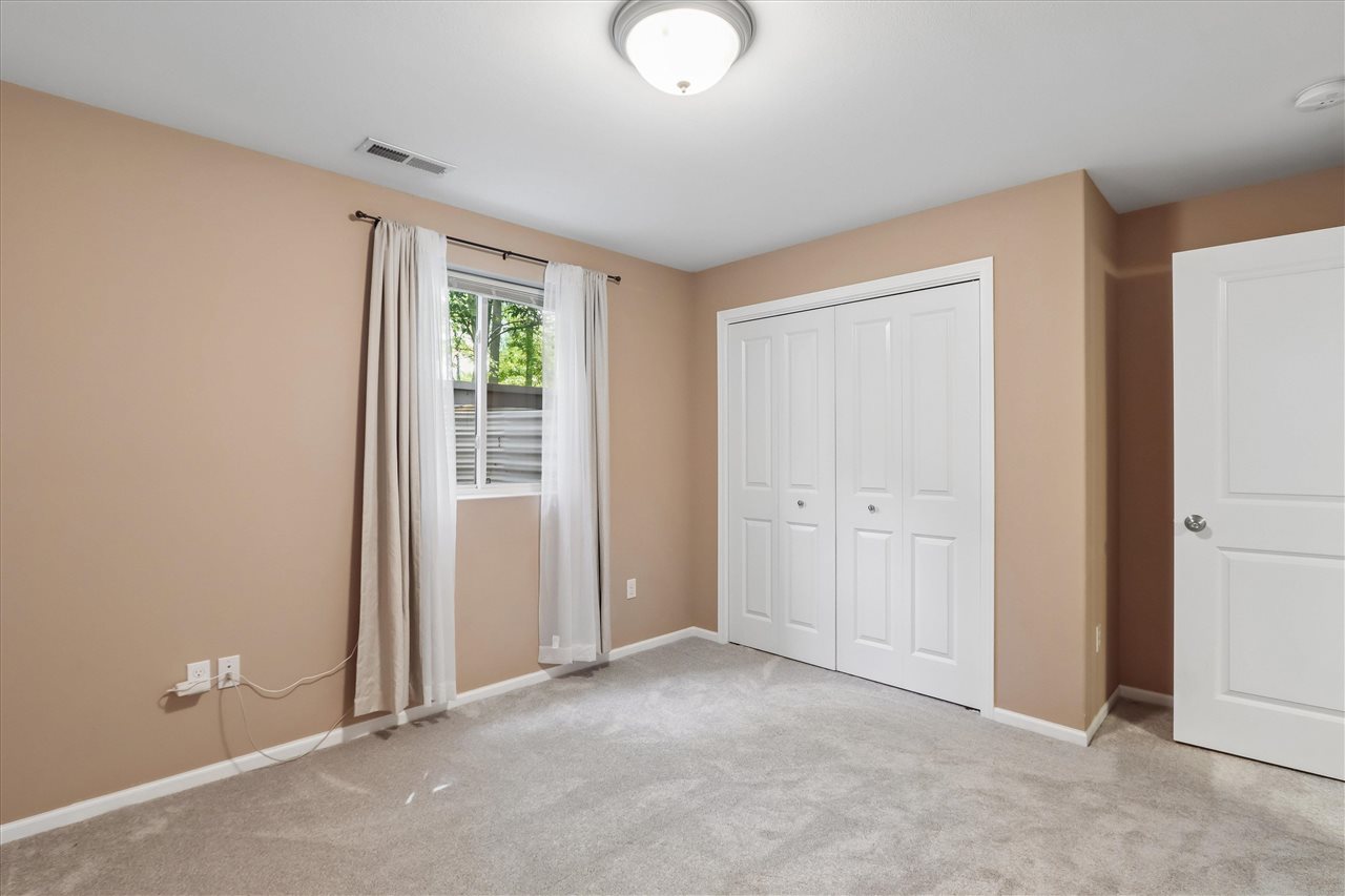 1936 Mackinaw Drive Iowa City IA 52245
