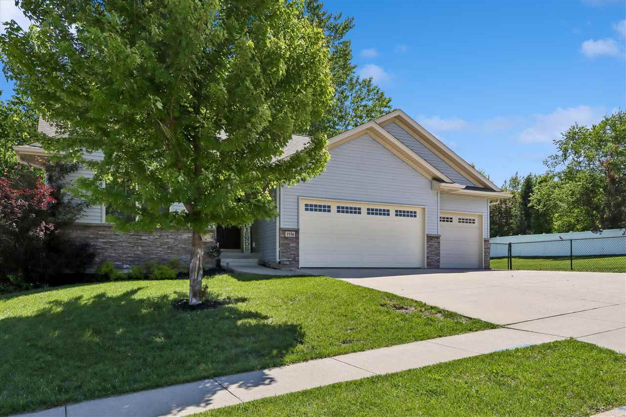 1936 Mackinaw Drive Iowa City IA 52245
