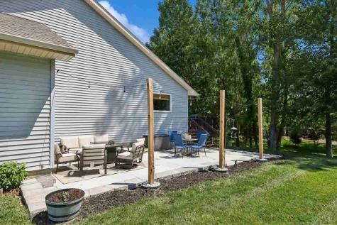 1936 Mackinaw Drive Iowa City IA 52245