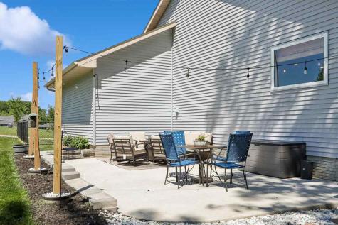 1936 Mackinaw Drive Iowa City IA 52245