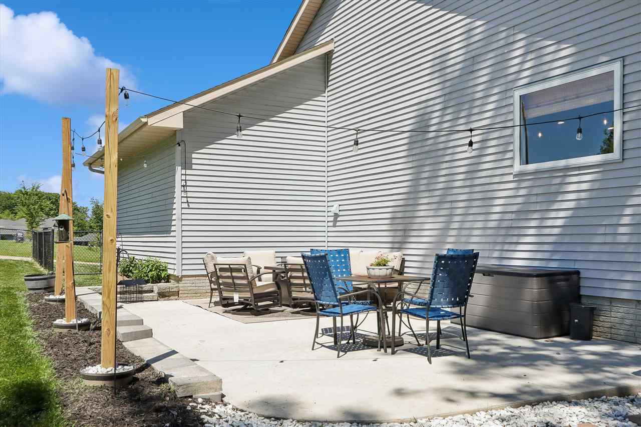 1936 Mackinaw Drive Iowa City IA 52245