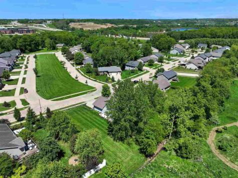 1936 Mackinaw Drive Iowa City IA 52245