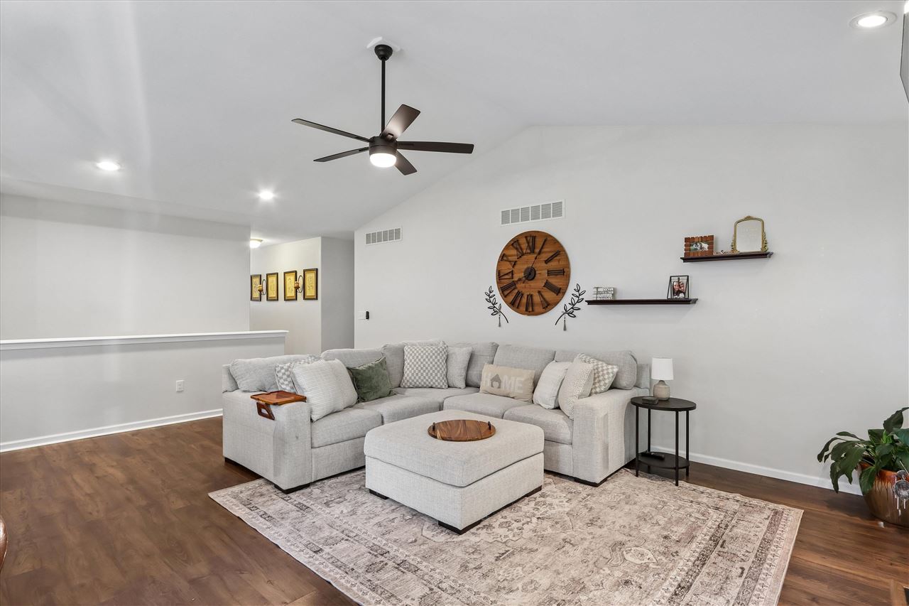 1936 Mackinaw Drive Iowa City IA 52245