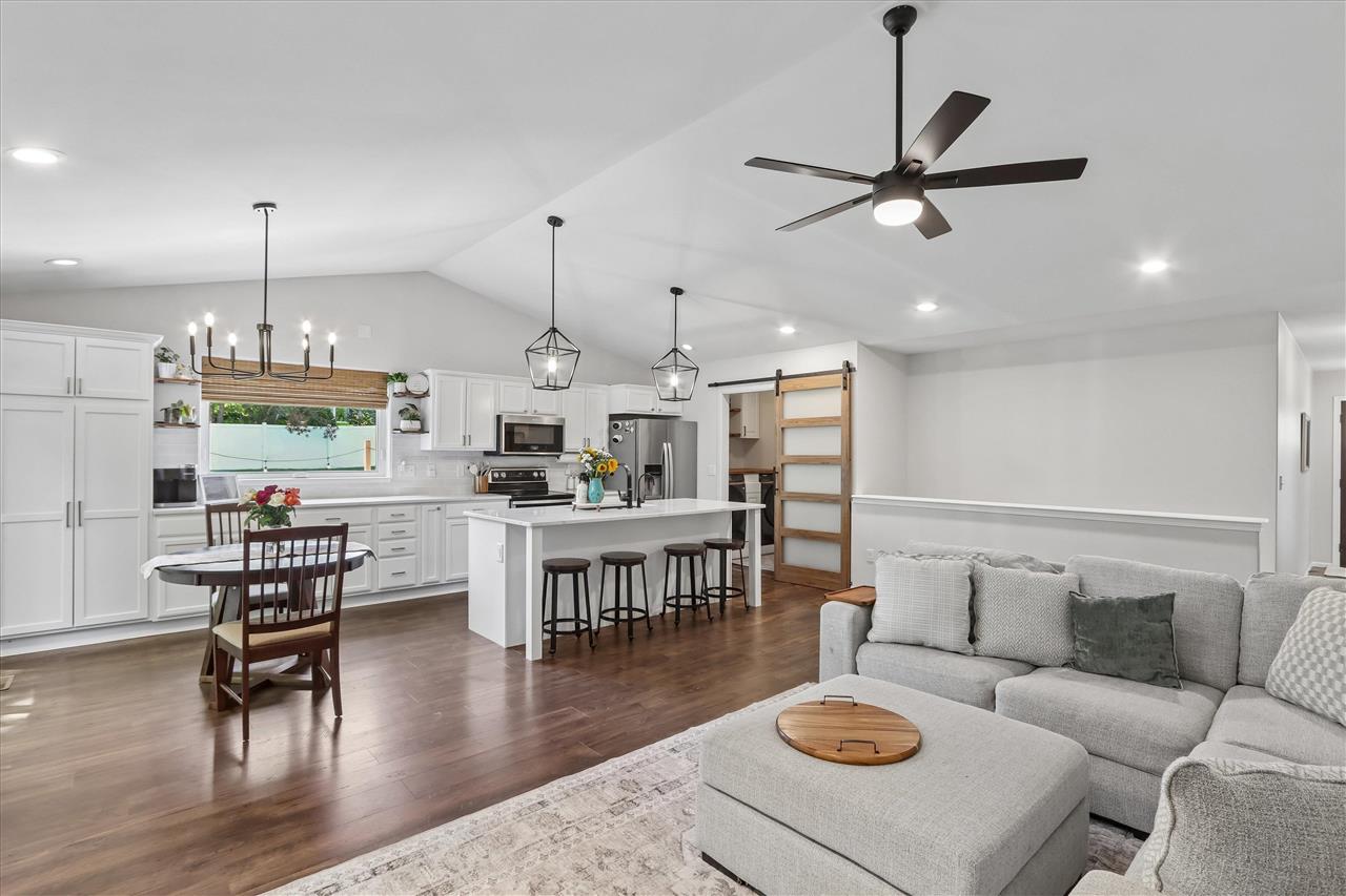 1936 Mackinaw Drive Iowa City IA 52245