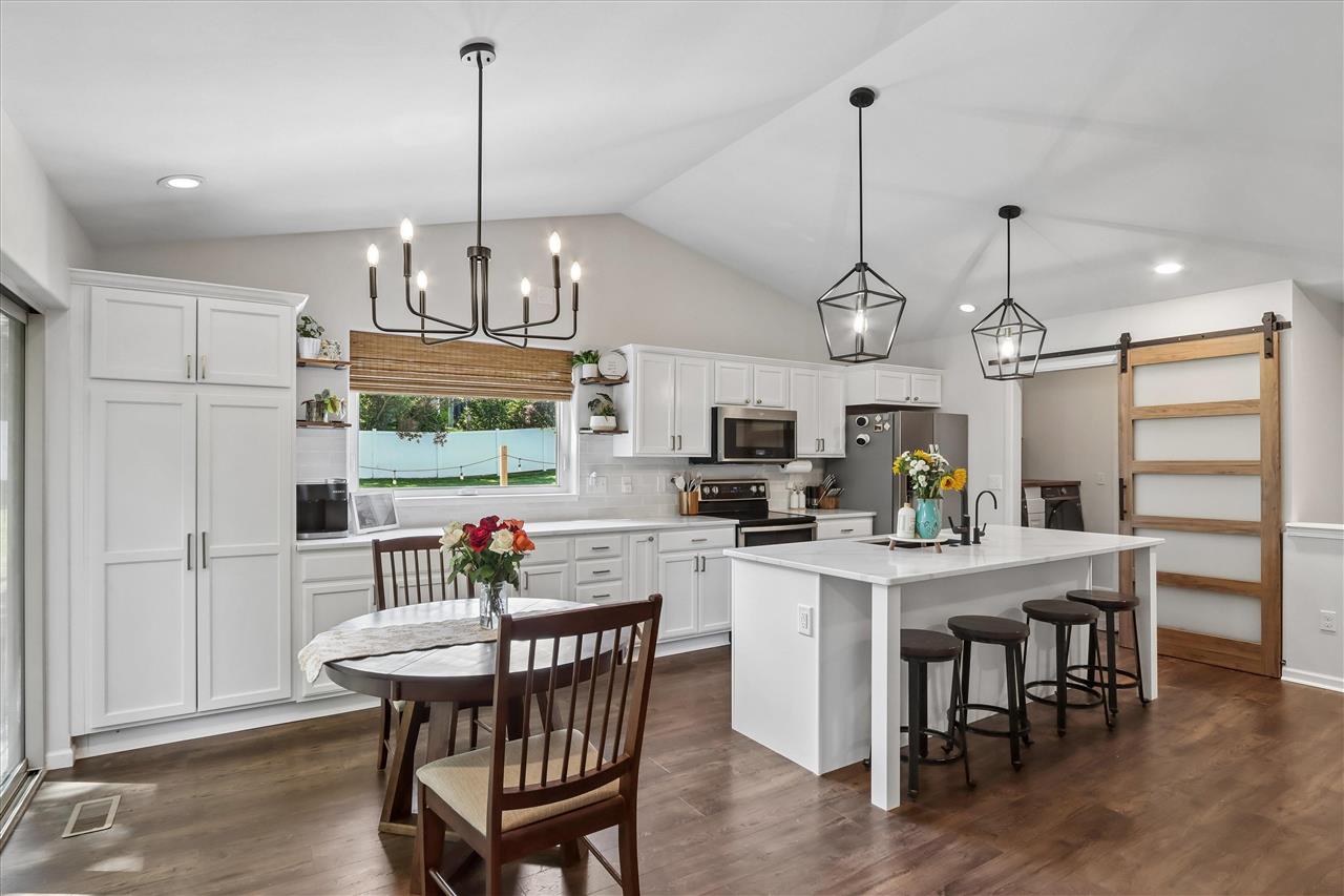1936 Mackinaw Drive Iowa City IA 52245