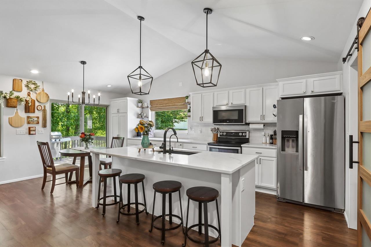 1936 Mackinaw Drive Iowa City IA 52245