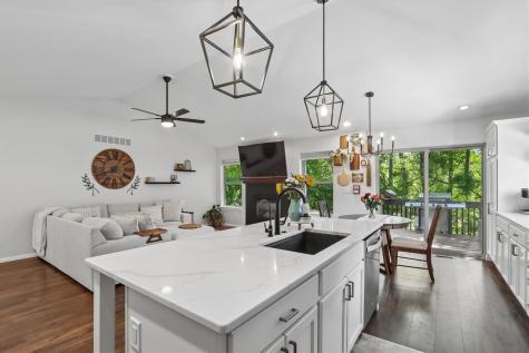 1936 Mackinaw Drive Iowa City IA 52245