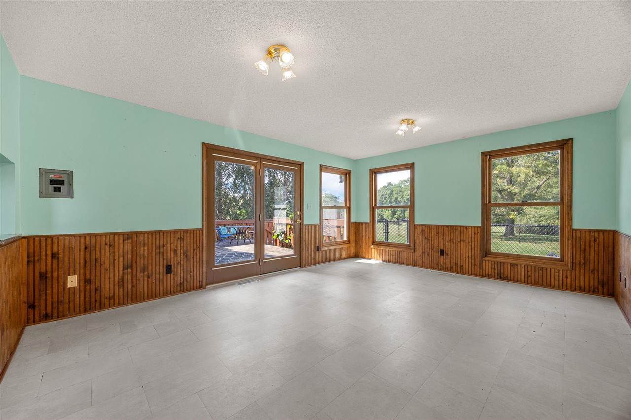 1029 N Dodge Street Iowa City IA 52245