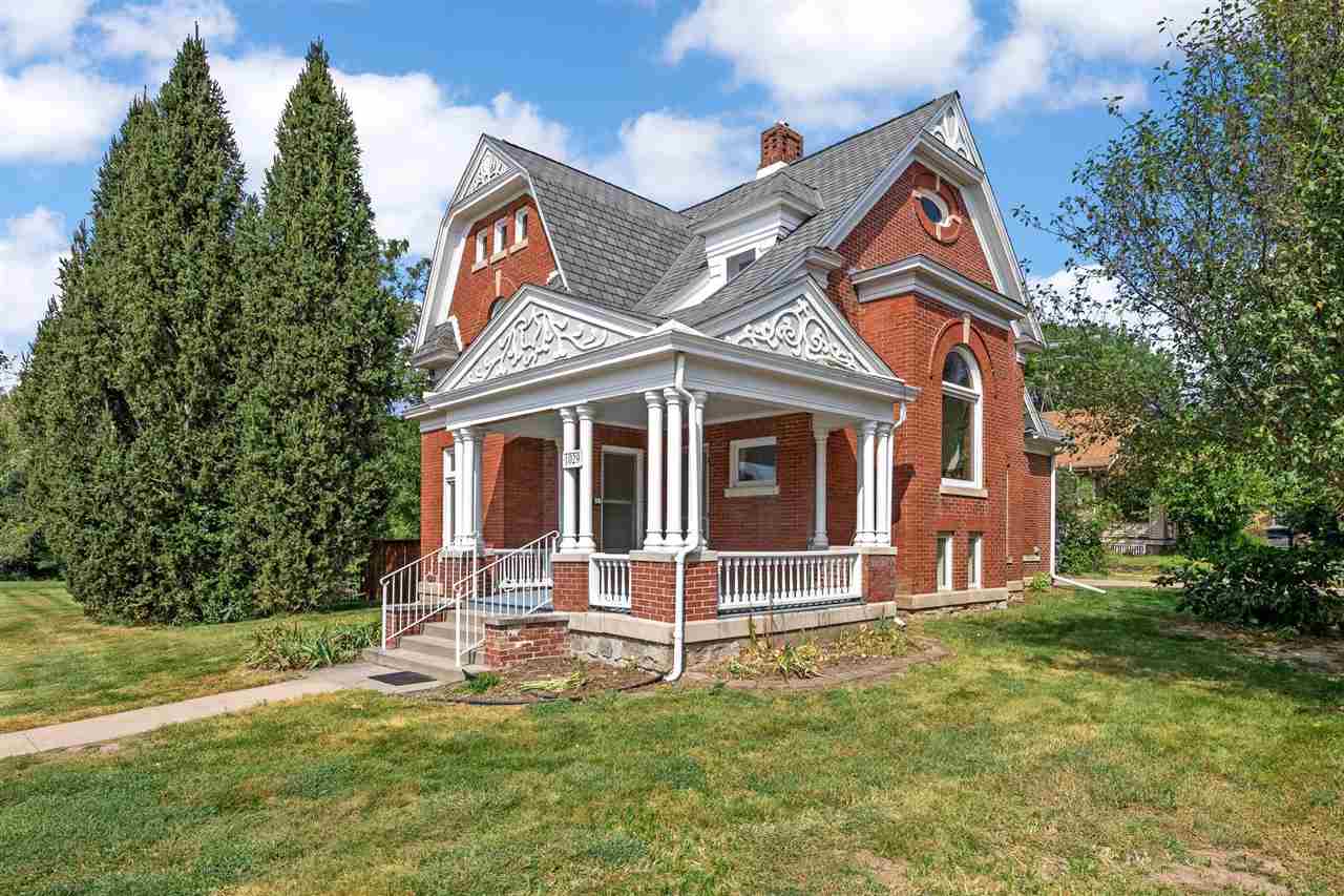 1029 N Dodge Street Iowa City IA 52245