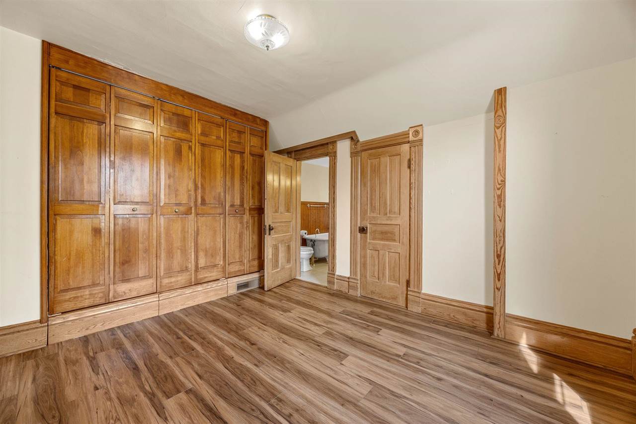1029 N Dodge Street Iowa City IA 52245
