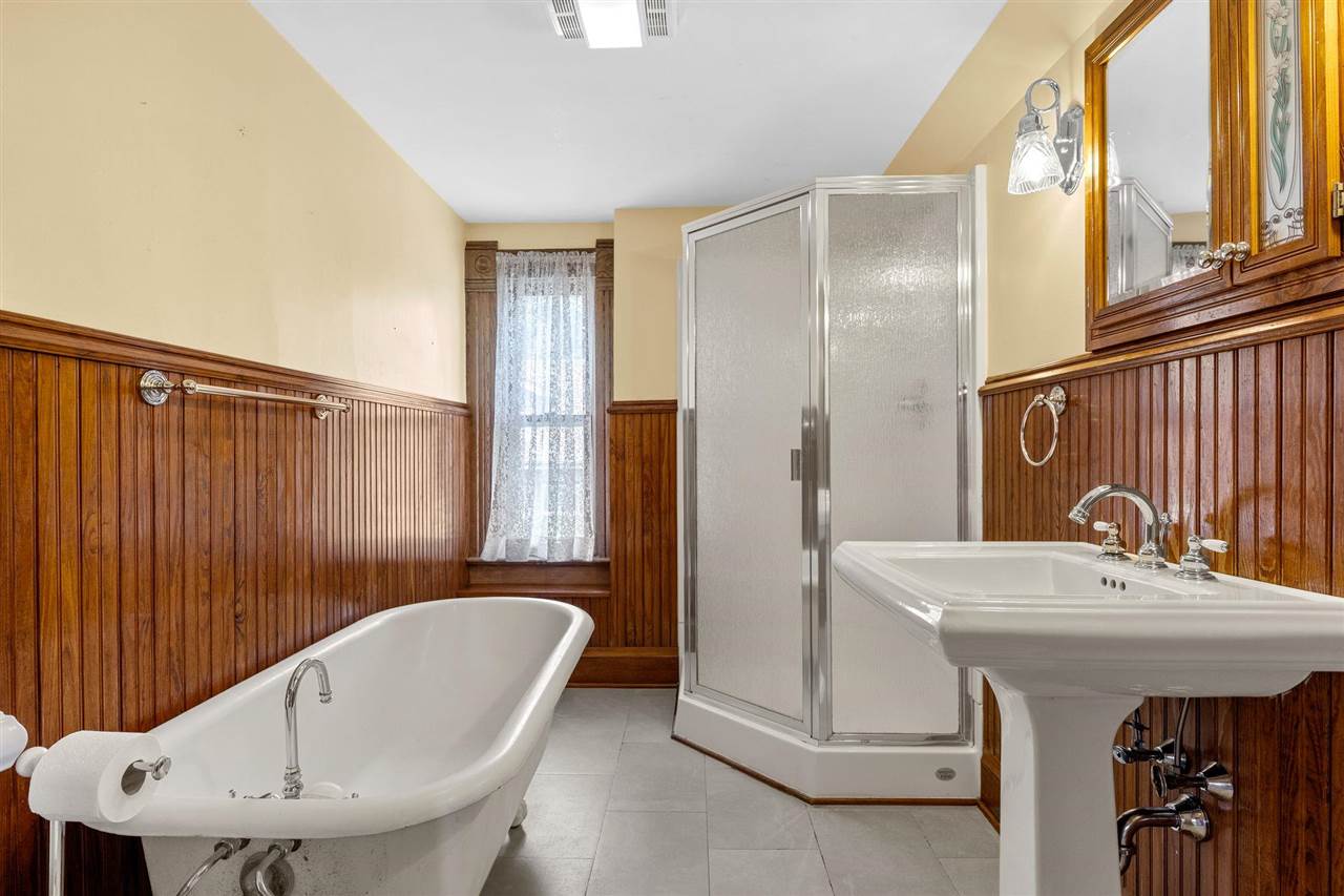 1029 N Dodge Street Iowa City IA 52245