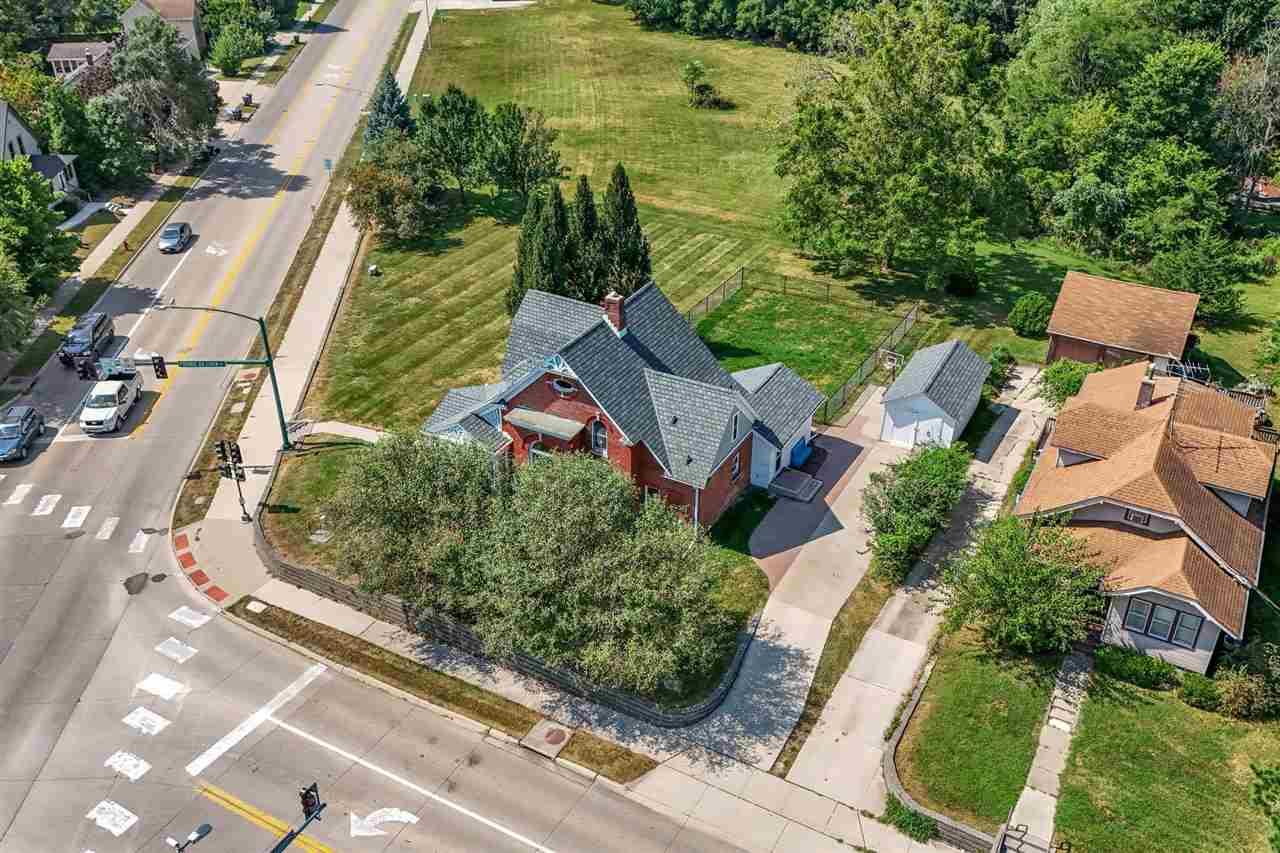 1029 N Dodge Street Iowa City IA 52245