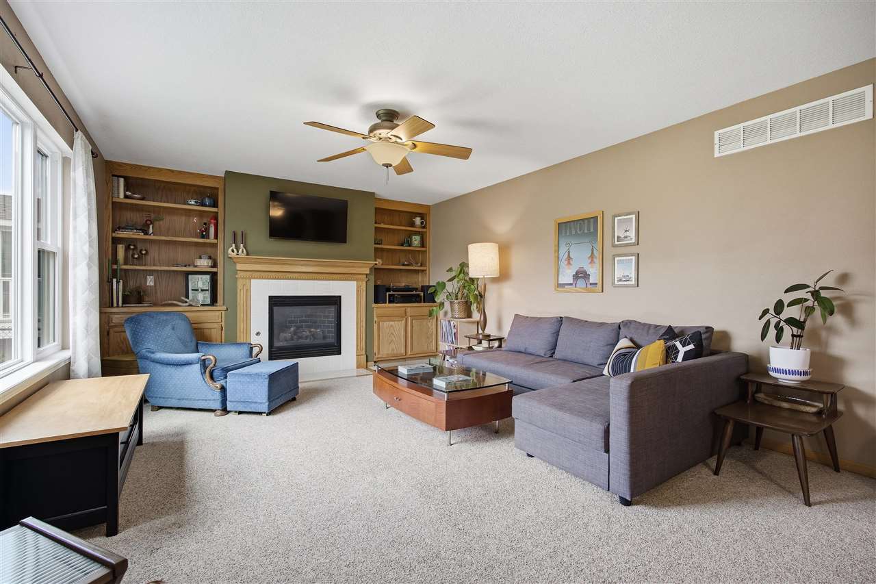 934 Rolling Creek Drive Cedar Rapids IA 52402