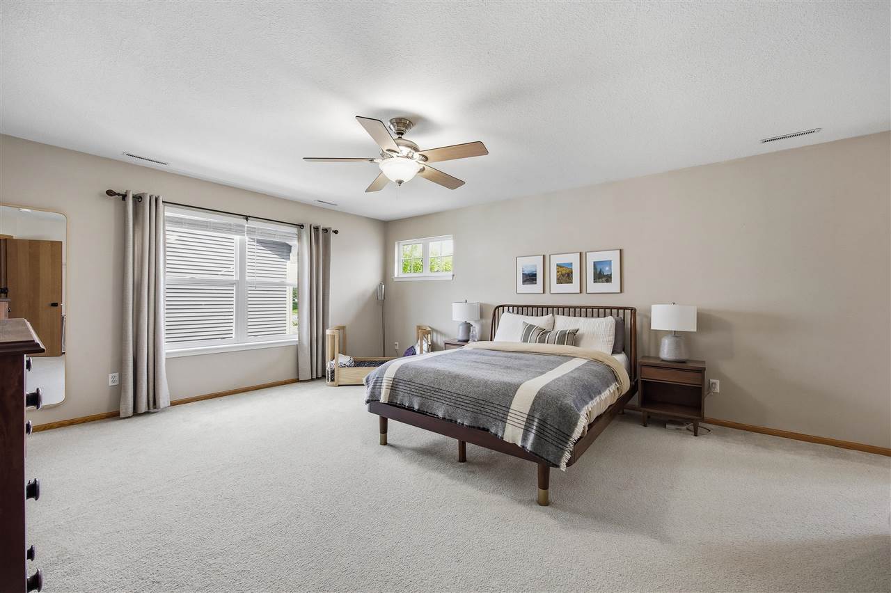 934 Rolling Creek Drive Cedar Rapids IA 52402