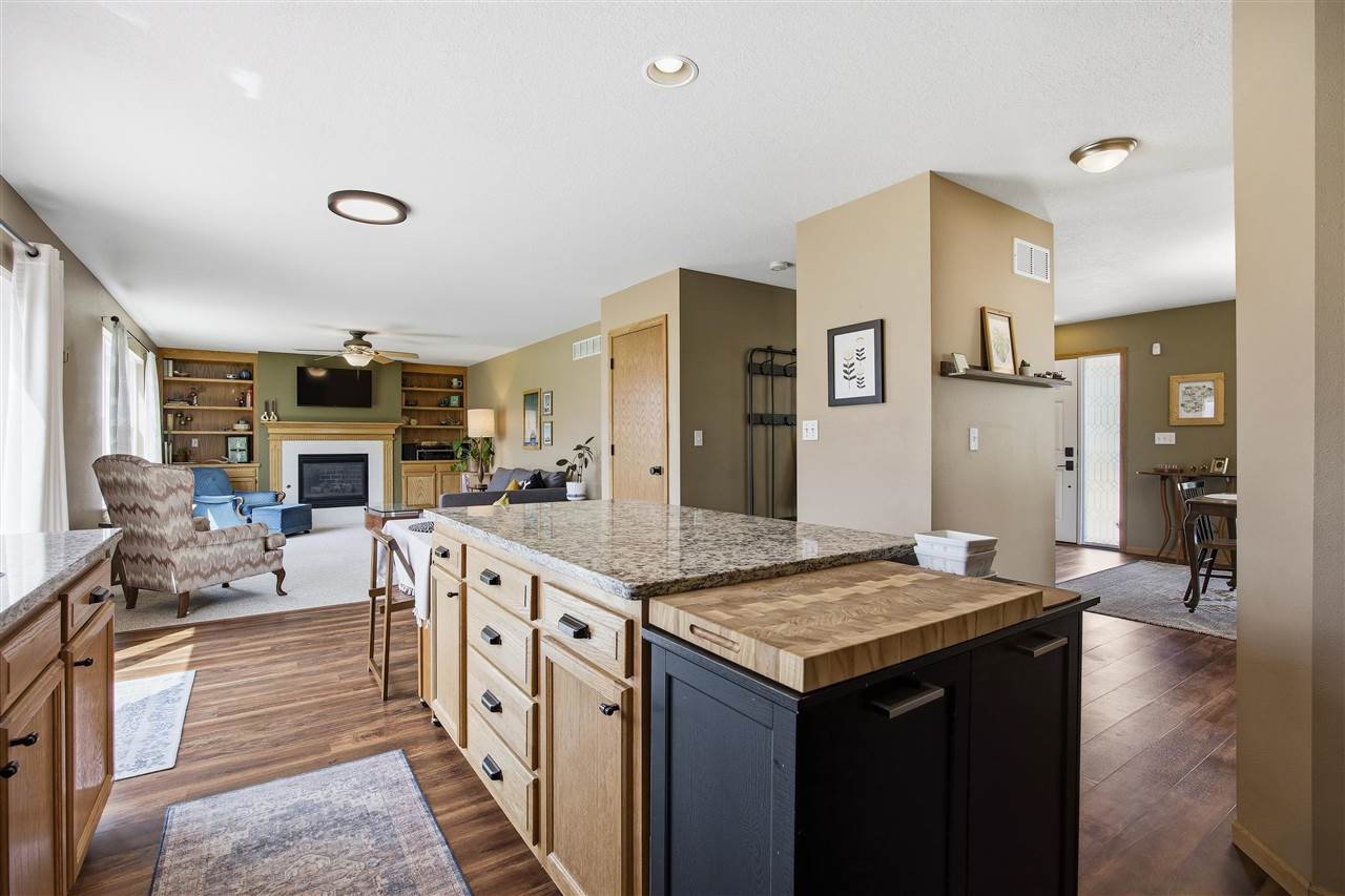 934 Rolling Creek Drive Cedar Rapids IA 52402