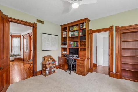 915 E Bloomington Street Iowa City IA 52245