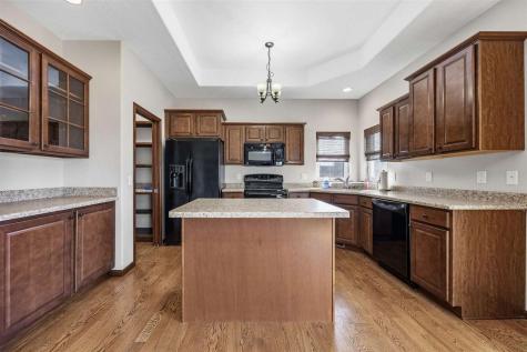 2050 Hillside Drive Ely IA 52227