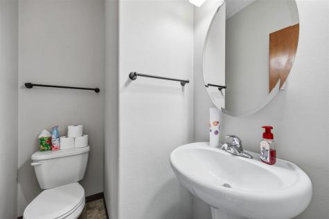2050 Hillside Drive Ely IA 52227