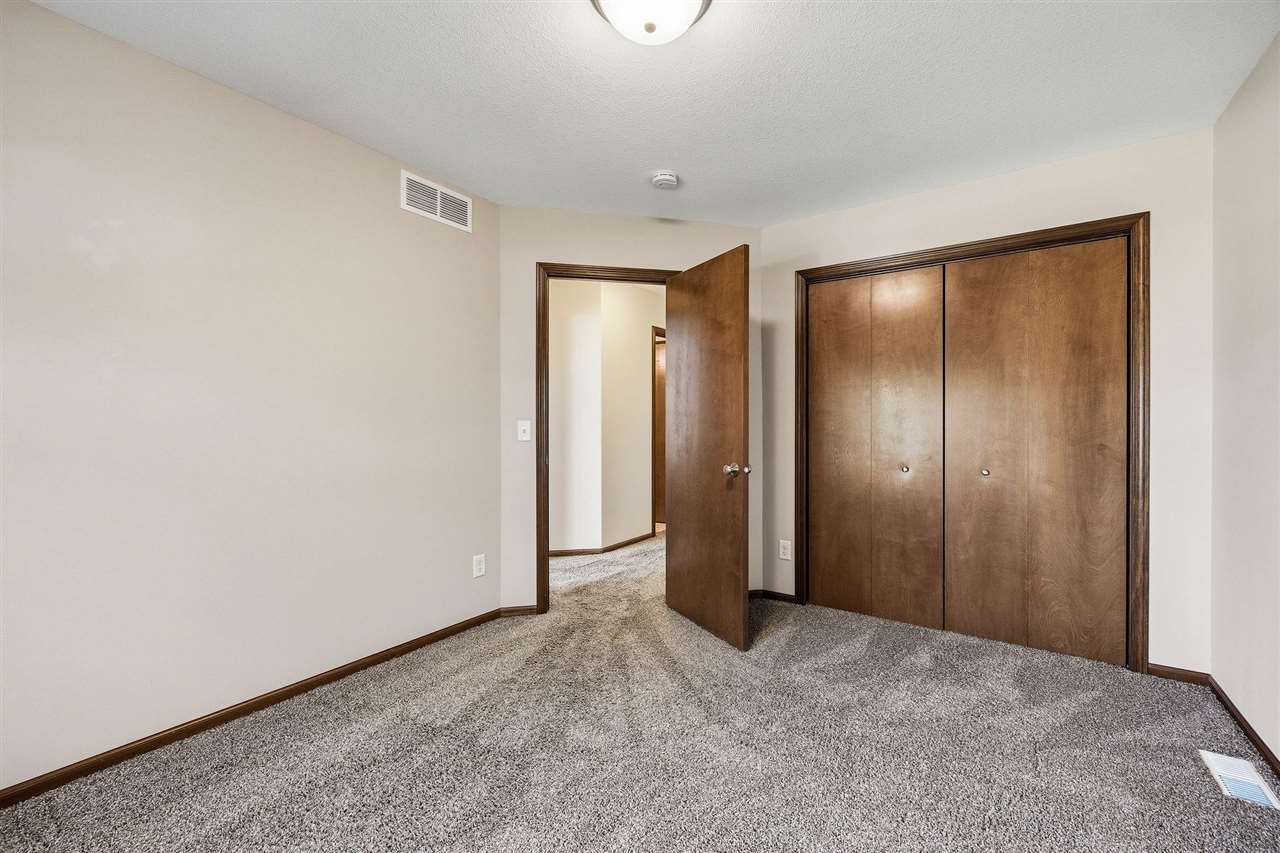 2050 Hillside Drive Ely IA 52227