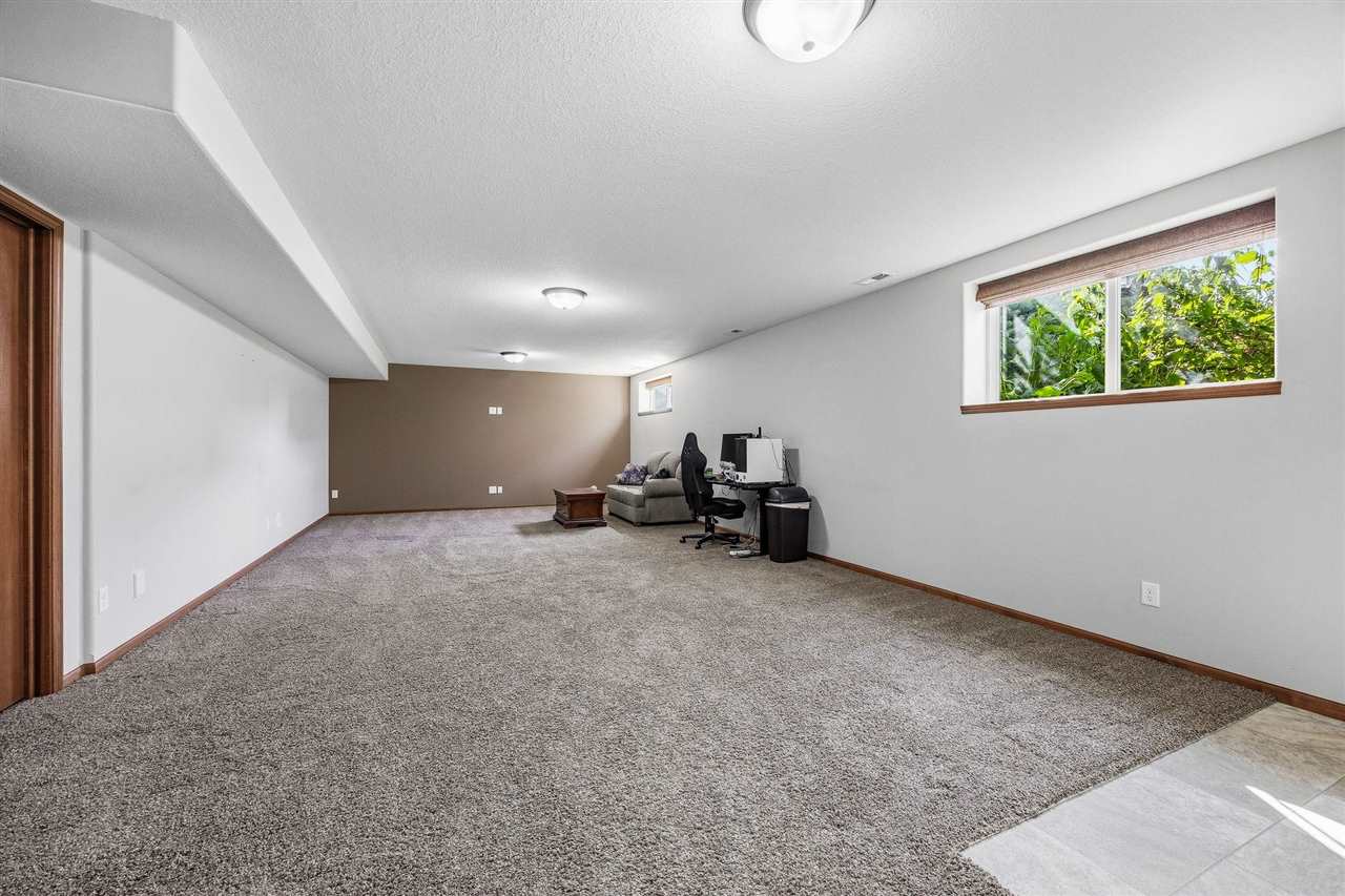 2050 Hillside Drive Ely IA 52227