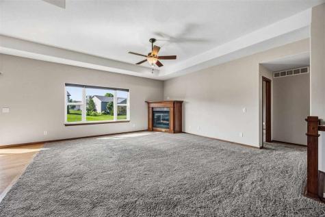 2050 Hillside Drive Ely IA 52227